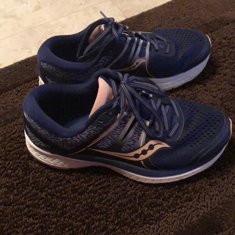 Athletic shoes